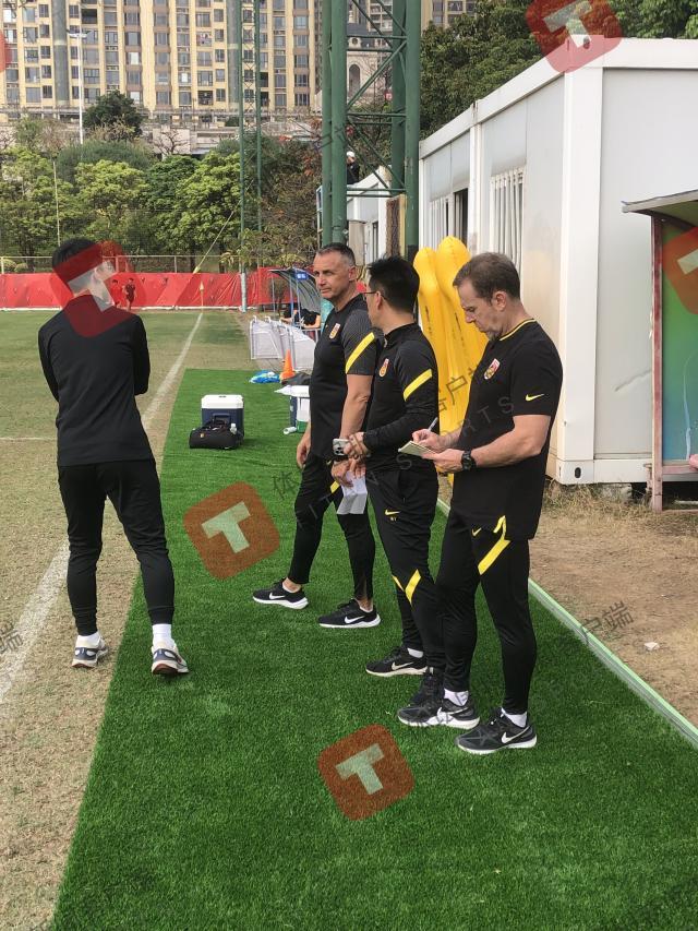 久尔杰维奇述职后现身07精英训练营 未来仍未确定