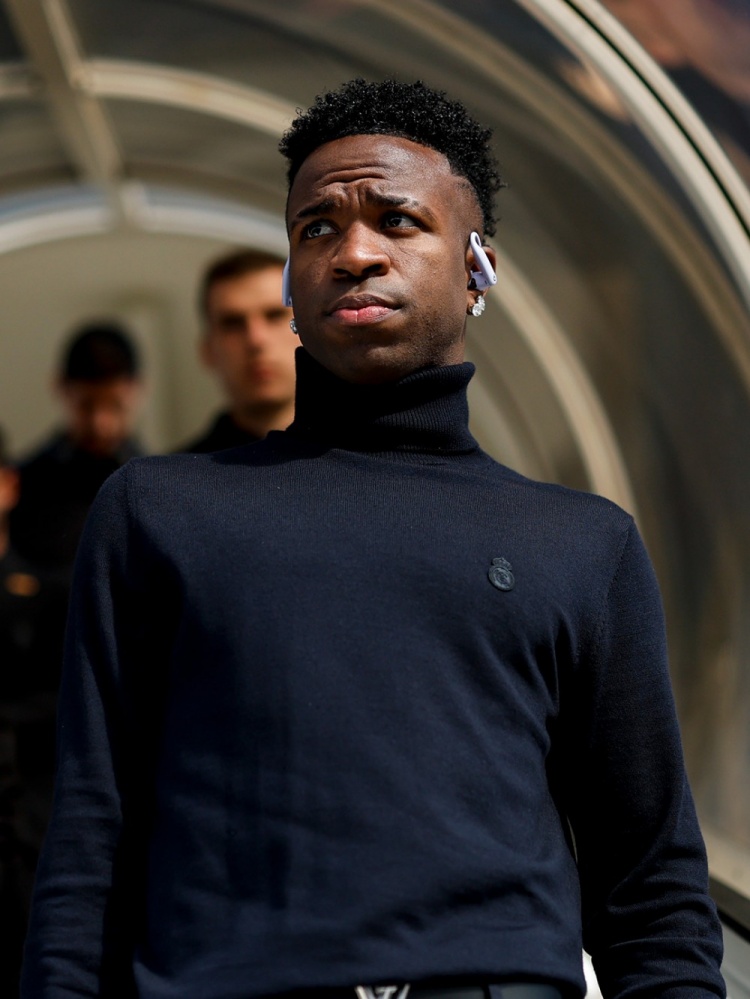 乐鱼app-准备迎接欧冠！皇马官推晒照：我们已经在里斯本了！