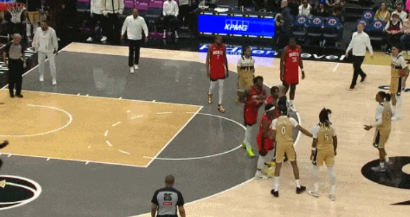 乐鱼app-确认了！交易首秀！NBA第一个转会球星