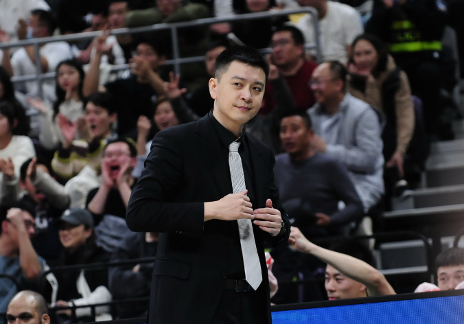 乐鱼官网-突发！曝辽篮主帅杨鸣辞职已获俱乐部批准 由助教乌戈接任